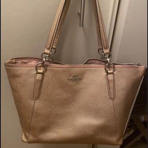 C*O*A*C*H Gold Tote Purse